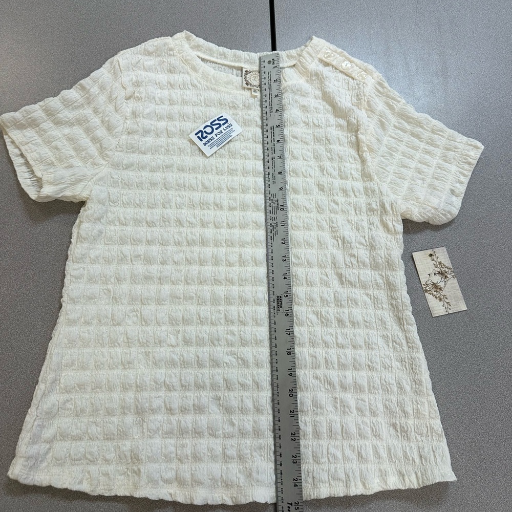 Elegant Women's Cream Textured Long Sleeve Top